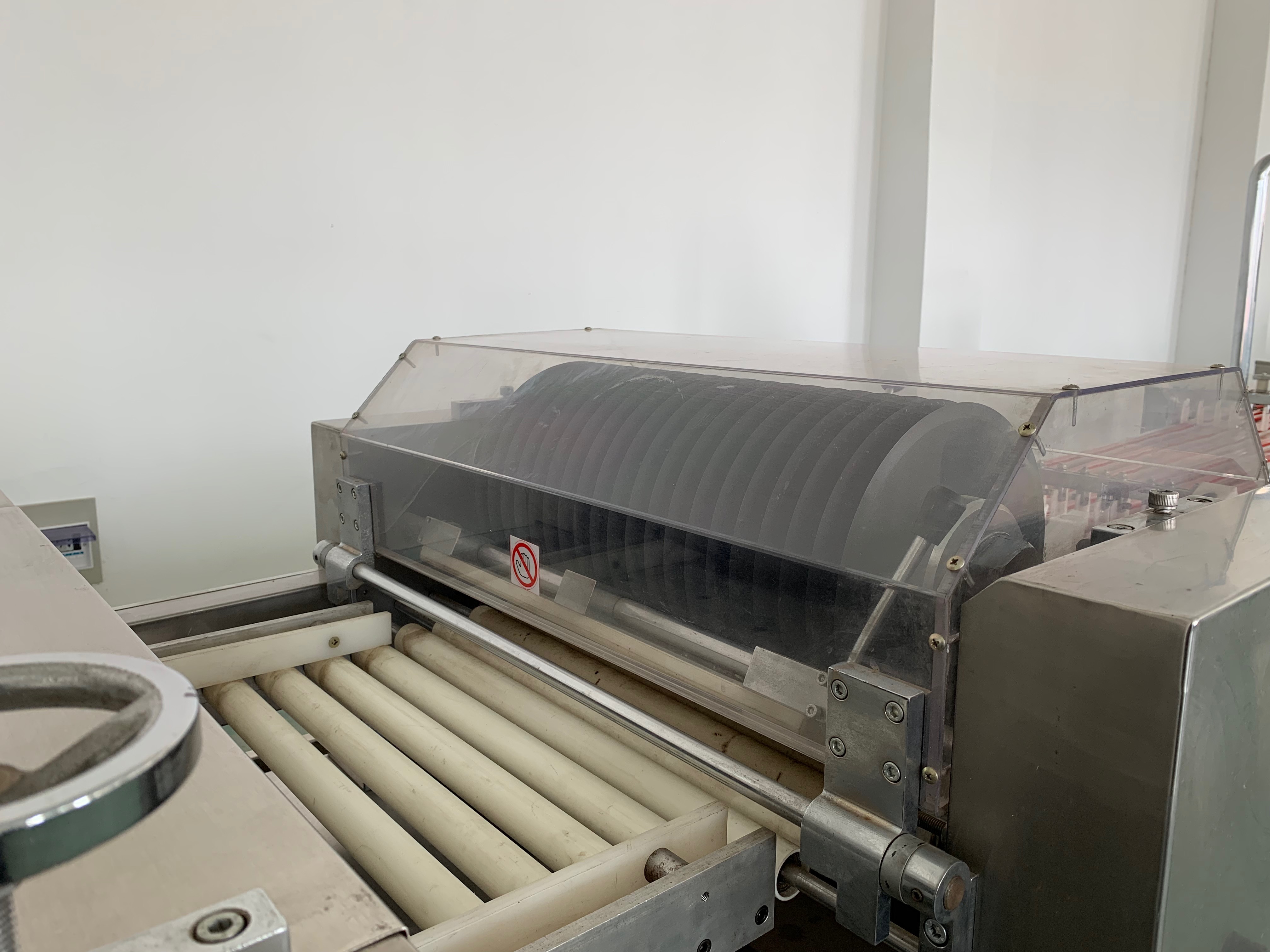 Máquina cortadora CY con capacidades de desmontaje y conformado